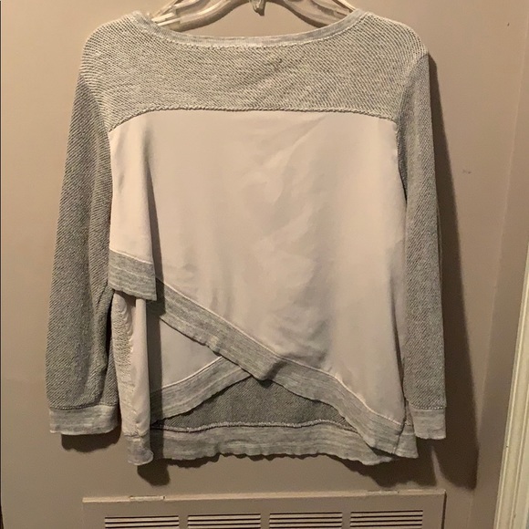 Knit sweater with criss cross back! - Picture 2 of 3